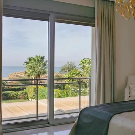Magnifica En Primera Linea De Playa Villa Marbella